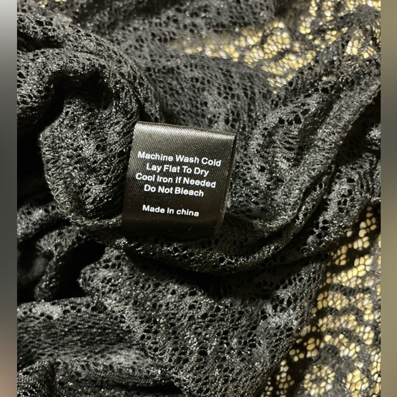 POL High Collar Embroidered Floral Sleeveless Top Size Small - Picture 13 of 13